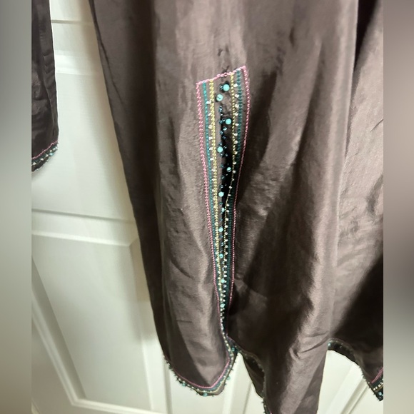 Coldwater Creek Brown 100% Silk Embellished Beaded Trim Tunic Top Size MP - Picture 5 of 7
